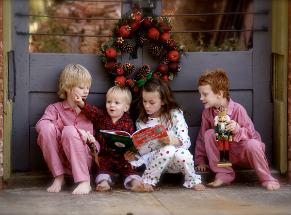 children_reading_the_grinch