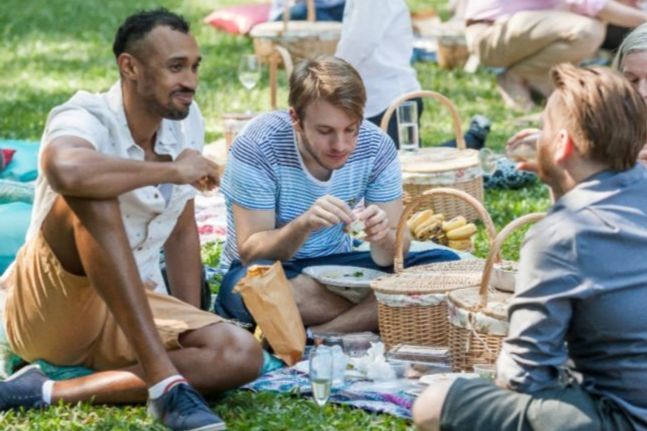 Picnic with Invisible Kitchen