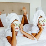 Mom,And,Her,10,Years,Old,Preteen,Daughter,Chilling,In