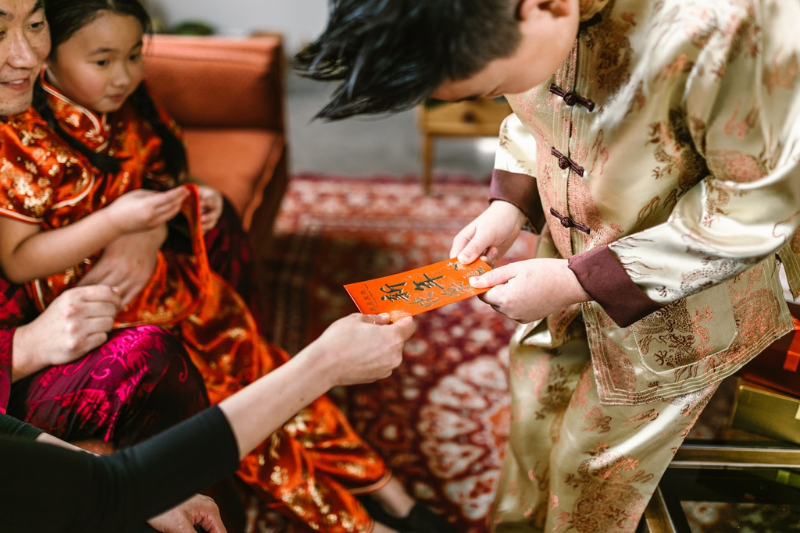 Your Guide To Red Envelope (Lai See) Etiquette - The HK HUB