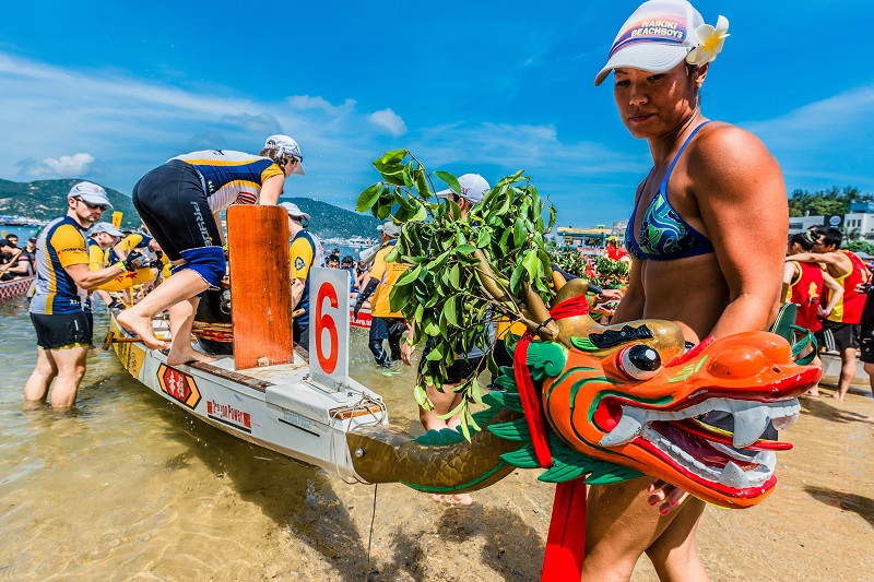 People getting ready on a Dragon Boat
