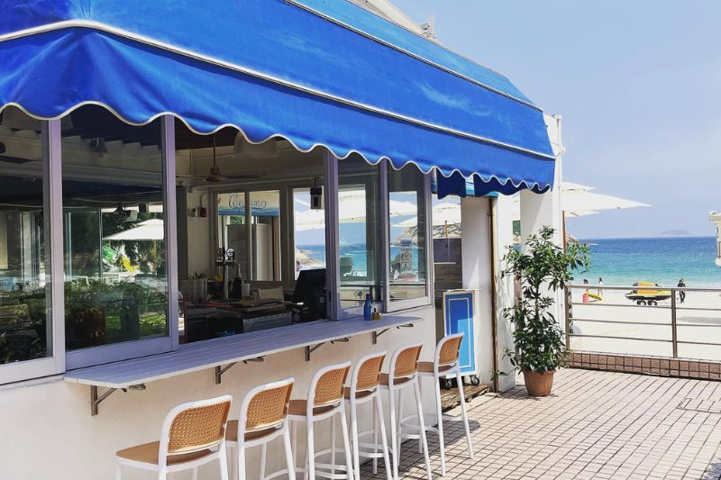 Coffee Shop on the beach