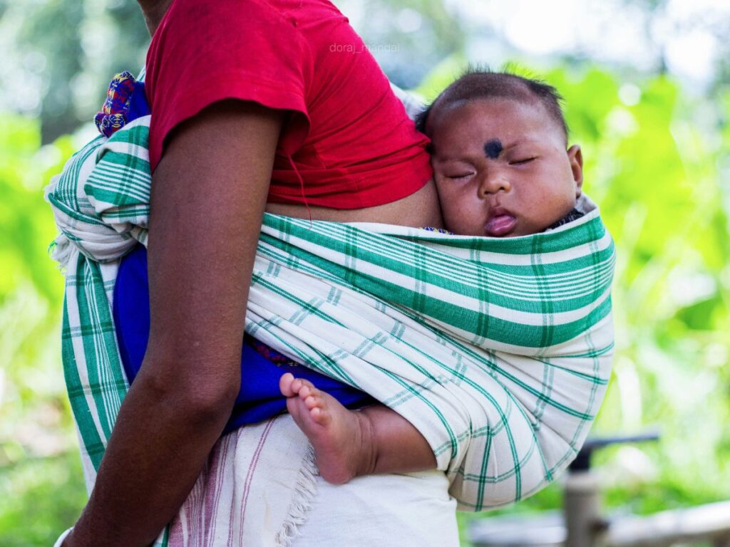Baby in baby wrap - Which baby carrier is best for you article